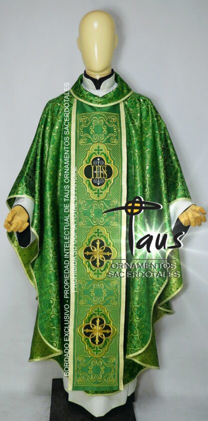 Casulla con estolón bordado