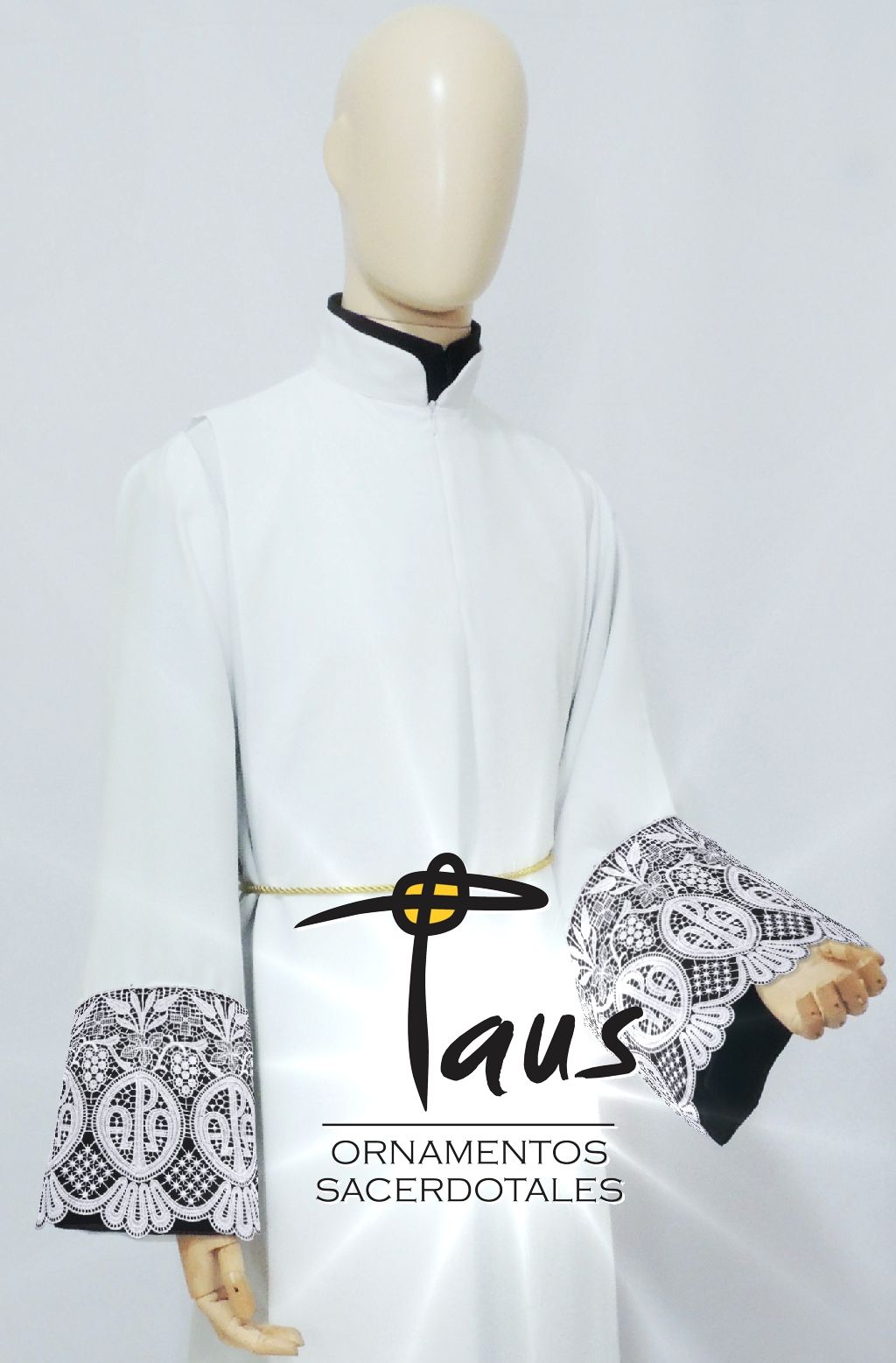 Alba con encaje litúrgico