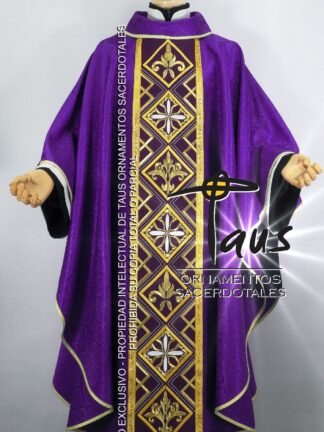 Casulla tela liviana con estolón bordado