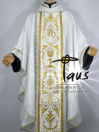 Casulla tela liviana con estolón bordado