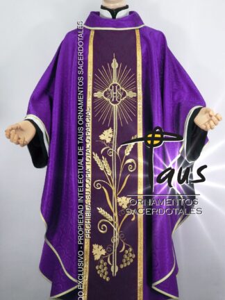 Casulla tela liviana con estolón bordado