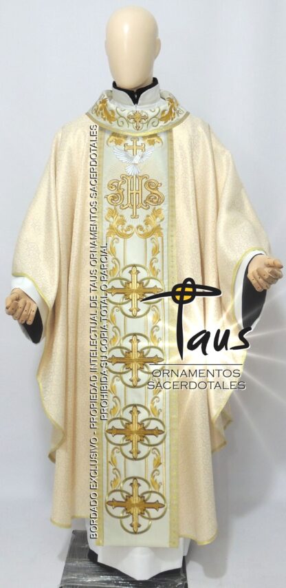 Casulla con estolón y cuello bordados