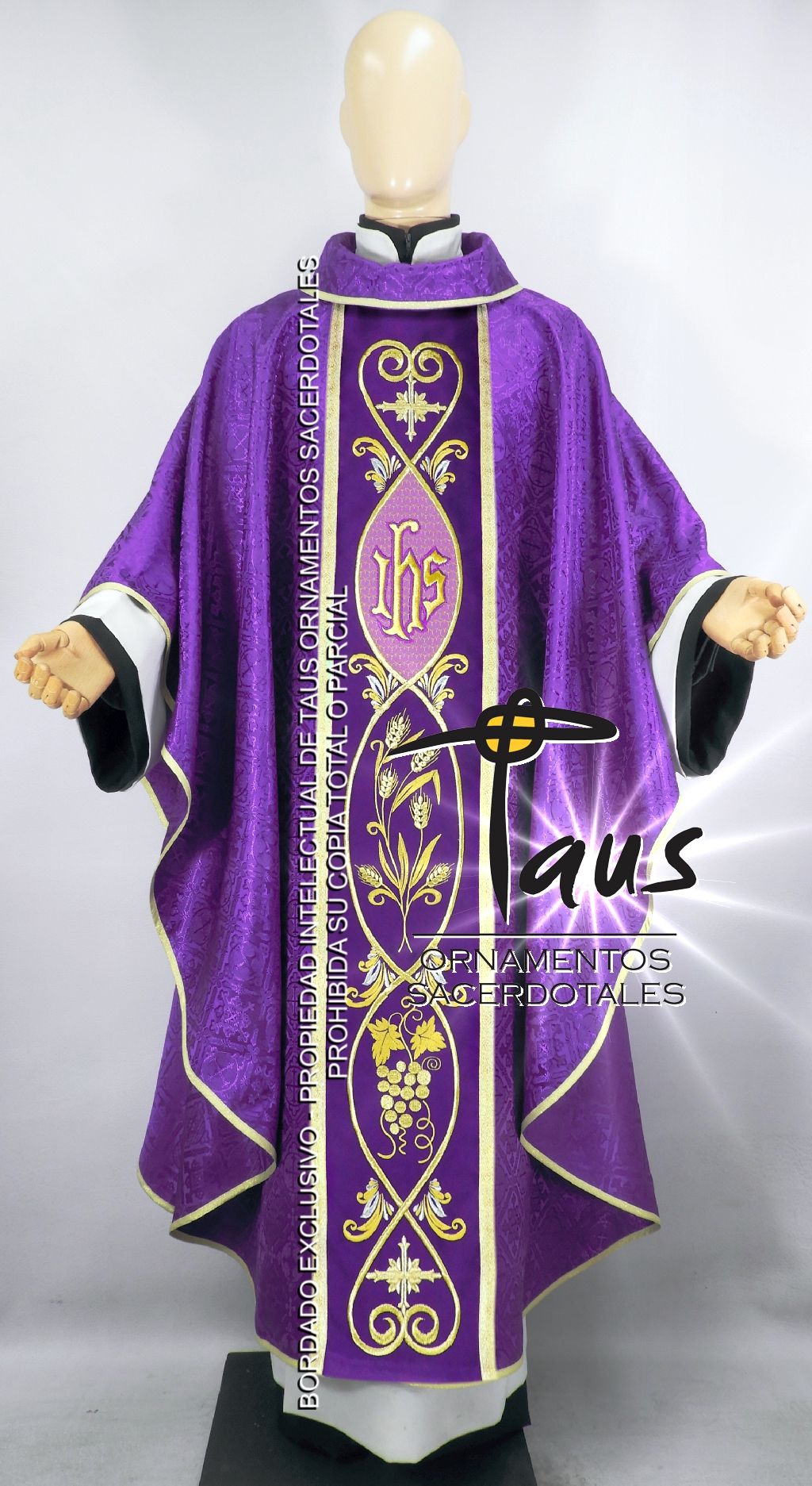 Casulla tela liviana con estolón bordado