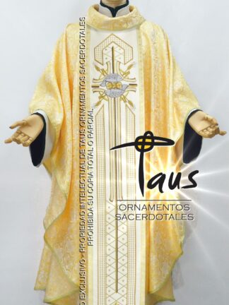 Casulla tela liviana con estolón bordado